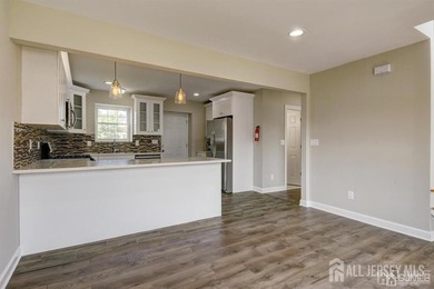 Welcome to this beautiful 5 year new Colonial home featuring a - photo 5