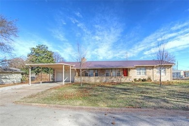 Oolagah Lake Home For Sale in Nowata Oklahoma