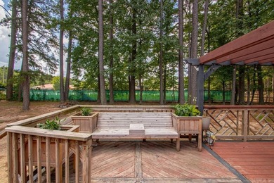 Welcome home to this beautifully updated 3 bedroom, 2 bath - photo 20
