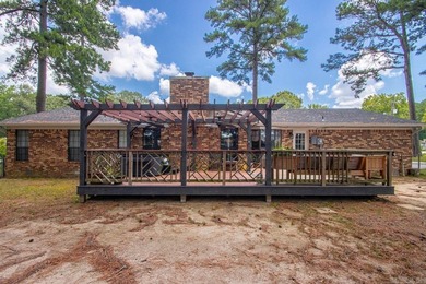 Welcome home to this beautifully updated 3 bedroom, 2 bath - photo 21