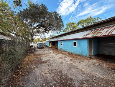 Commercial warehouse. Zoned C3. 5,512 sq ft of heated space - photo 5