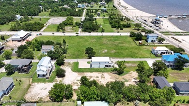 Prime location just steps from Waveland's stunning beaches and - photo 4