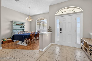 Welcome to this beautifully maintained 4-bedroom, 2-bathroom - photo 8