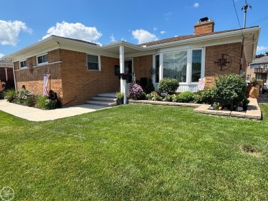 Lake Saint Clair Home Sale Pending in Saint Clair Shores Michigan