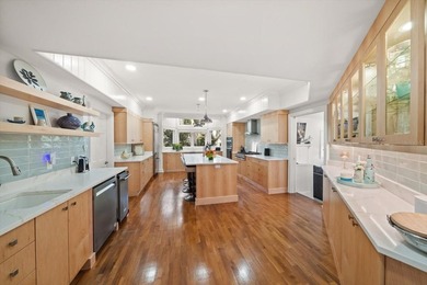 Florida luxury living reaches its pinnacle behind the private - photo 11