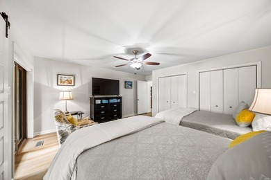 Exquisite Lakeside Living! Renovated Townhome with Premium - photo 20