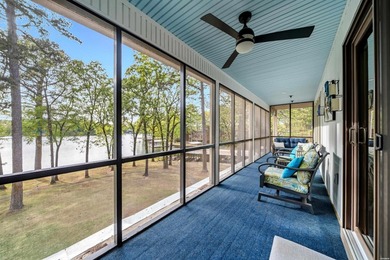 Exquisite Lakeside Living! Renovated Townhome with Premium - photo 33
