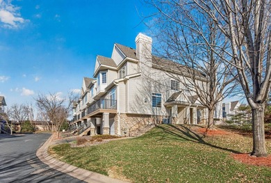 Desirable end unit in great Eagle Trace neighborhood. 2 car - photo 4