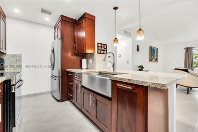 Welcome to this beautifully updated 3-bedroom, 2-bathroom corner - photo 8