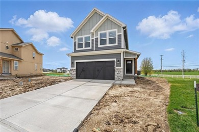 (private lake, pond, creek) Home Sale Pending in Blue Springs Missouri