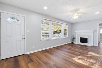 This charming home shines with new carpet, new LVP flooring, and - photo 4