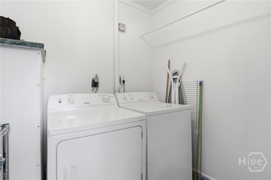 This charming home shines with new carpet, new LVP flooring, and - photo 10