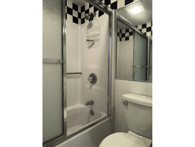Well-Maintained 2-Bedroom, 2-Bathroom Condo in the Heart of - photo 11