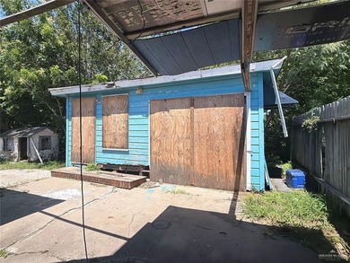 This spacious propertysits in an established residential - photo 21