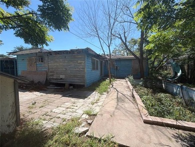 This spacious propertysits in an established residential - photo 22