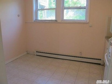 Great Neck Estates Sunny South Facing Sunny Hi-Ranch! Open Floor - photo 12