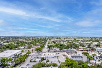 Beautifully updated corner-unit penthouse just steps to the - photo 12