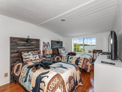 Enjoy this adorable home situated in the Heart of the Northwoods - photo 13