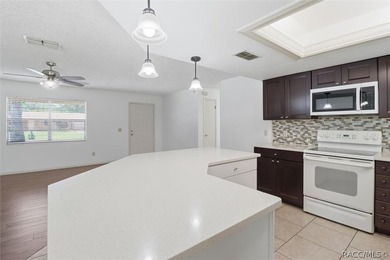 Discover comfortable Florida living in this 2-bedroom - photo 14