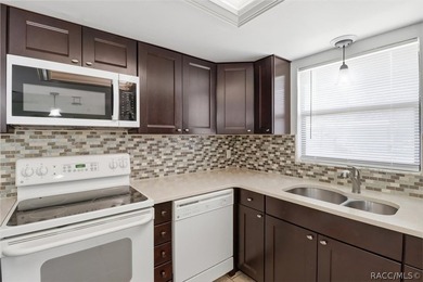 Discover comfortable Florida living in this 2-bedroom - photo 16