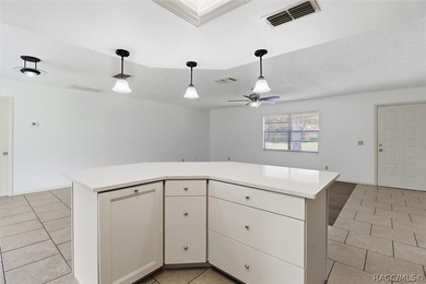 Discover comfortable Florida living in this 2-bedroom - photo 17
