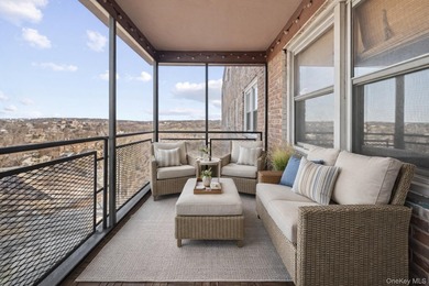Welcome home to this beautifully maintained apartment in the - photo 5