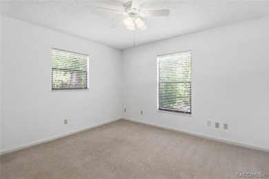 Discover comfortable Florida living in this 2-bedroom - photo 26