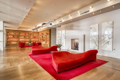 Beautifully updated corner-unit penthouse just steps to the - photo 27