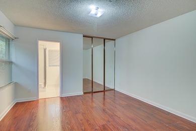 Tranquil 2-story townhouse featuring a bright, open floor plan - photo 29