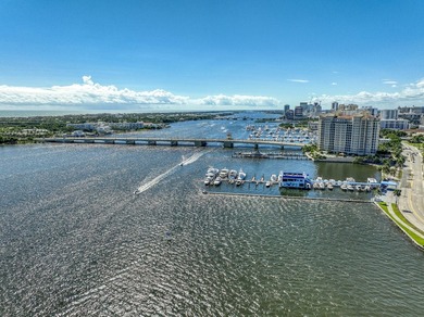 Beautifully updated corner-unit penthouse just steps to the - photo 32
