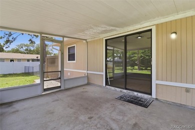 Discover comfortable Florida living in this 2-bedroom - photo 36
