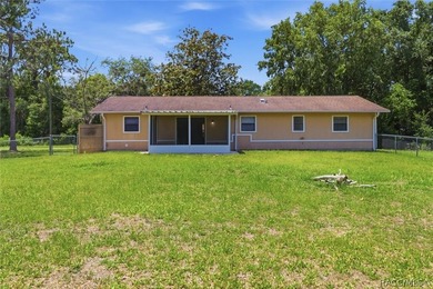 Discover comfortable Florida living in this 2-bedroom - photo 37