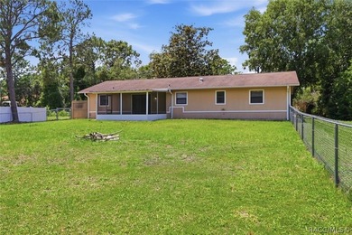 Discover comfortable Florida living in this 2-bedroom - photo 39