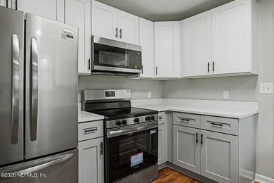 Set in one of Jacksonville's established Northside neighborhoods - photo 7