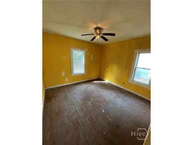 Remarks Value-add duplex with enormous potential - photo 5