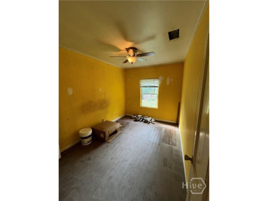 Remarks Value-add duplex with enormous potential - photo 7