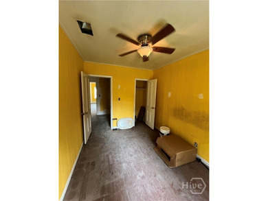 Remarks Value-add duplex with enormous potential - photo 8