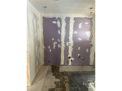 Remarks Value-add duplex with enormous potential - photo 9