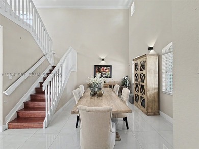 Priced to sell! This beautiful home offers the perfect - photo 4