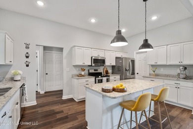 Country living at its best! This beautiful farmhouse-style home - photo 4