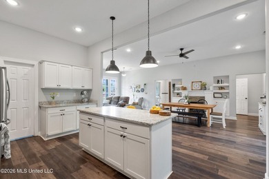 Country living at its best! This beautiful farmhouse-style home - photo 5