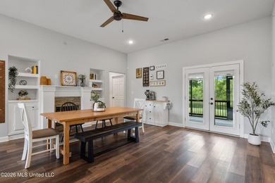 Country living at its best! This beautiful farmhouse-style home - photo 6