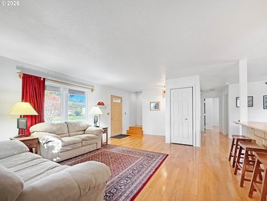 Enjoy coastal living in this spacious and versatile home with - photo 5