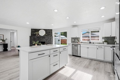 Welcome home to this beautifully updated mid-century home in one - photo 13