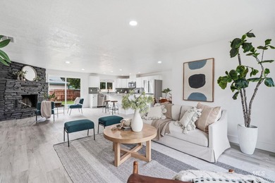 Welcome home to this beautifully updated mid-century home in one - photo 17