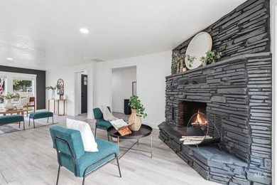 Welcome home to this beautifully updated mid-century home in one - photo 24