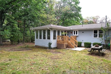 Four connected lots, nearly 2,900 square feet, three full baths - photo 36