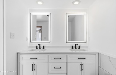 Beautifully updated Spanish style tri-level with an unfinished - photo 38