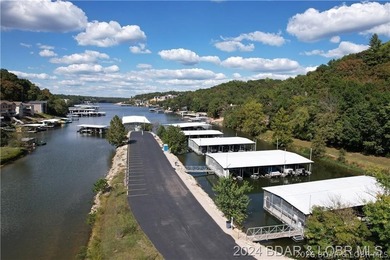 Four connected lots, nearly 2,900 square feet, three full baths - photo 39