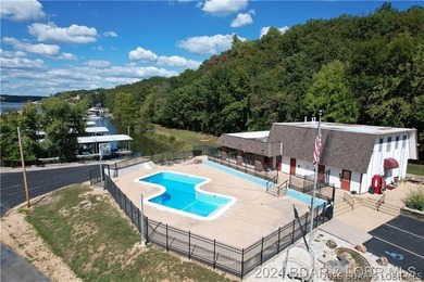 Four connected lots, nearly 2,900 square feet, three full baths - photo 40